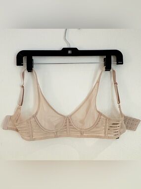 Victoria's Secret Unlined Plunge Bra 32A Sheer Cup Underwire Back Closure Beige